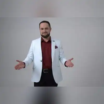 王亮